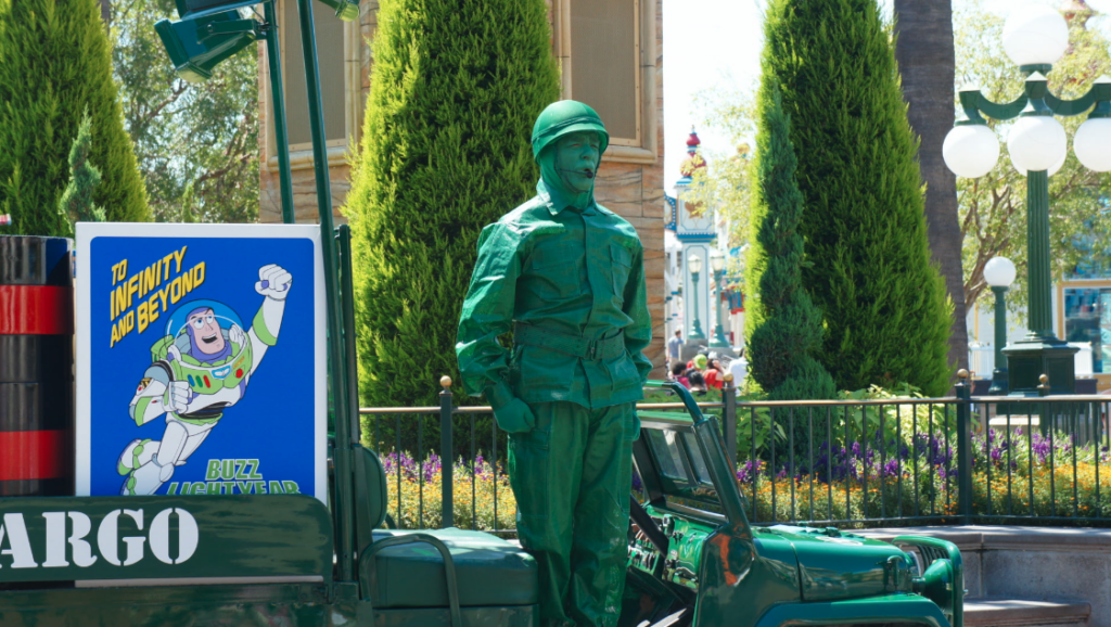 美國加州迪斯尼綠色玩具兵真人秀 Green Army Men at Disney California Adventure Park8